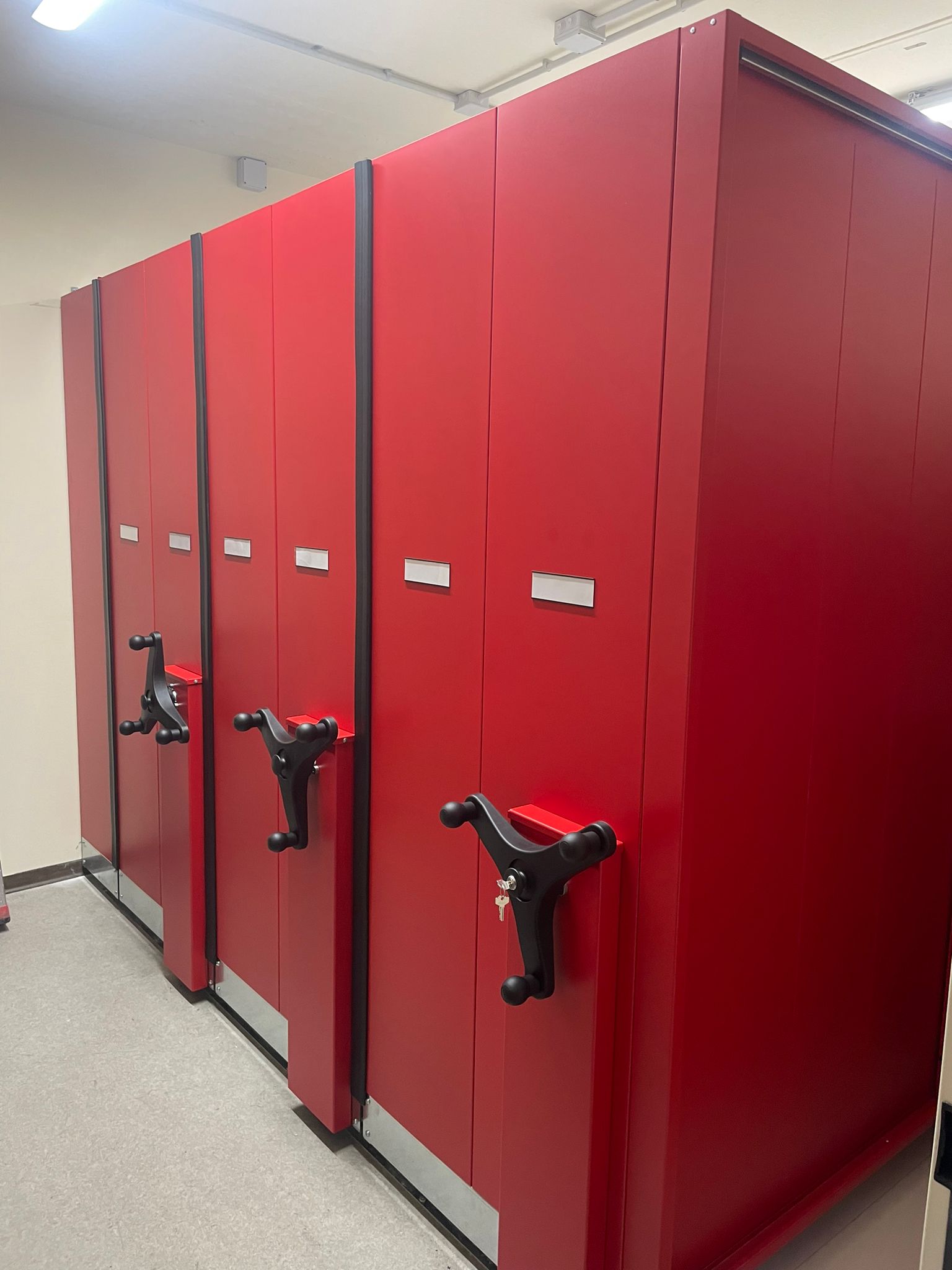 Cyber Italia - Scaffalature compattabili per archivio